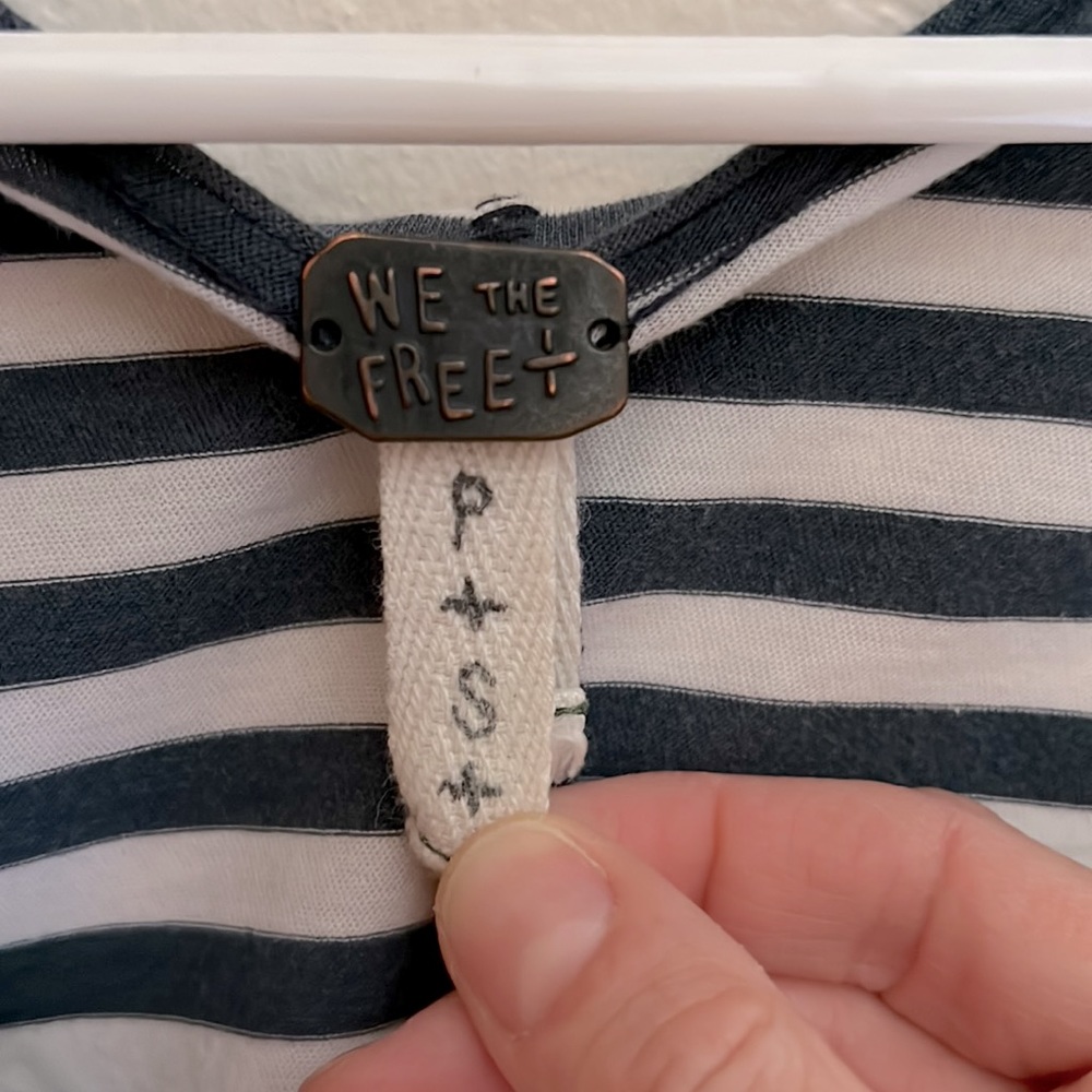 Free People We the Free tee size small - Picture 3 of 4